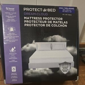 NEW Protect A Bed Dream Cloud Mattress Protector King 78" X80" Dust Mite Barrier